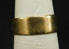 10K Yellow Gold - Ring - Size 6 - Band - 1.8 Grams