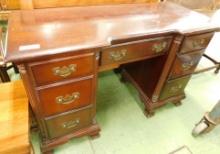 Kling - Mahogany 7 Drawer Knee Hole Desk