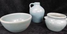 Group of 3 Unmarked Green Glass Pottery Pieces - 2.5" x 5" - 2.75" x 3.5" - 5" x 3.75"