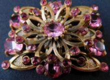 Vintage Costume Jewelry - Unsigned Pink Stone Brooch