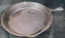 Lodge 12.25" Cast Iron Frying Pan
