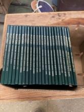 box lot of Masters annuals 1978 through 2002 missing 2000