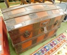Dome Top Trunk with Tray - 23" x 32" x 21"