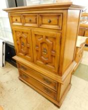 Thomasville 6 Drawer Gentlemans Chest - 57" x 42" x 21"