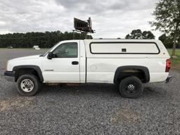 2003 Chevrolet Silverado C2500 w/Campershell on Be