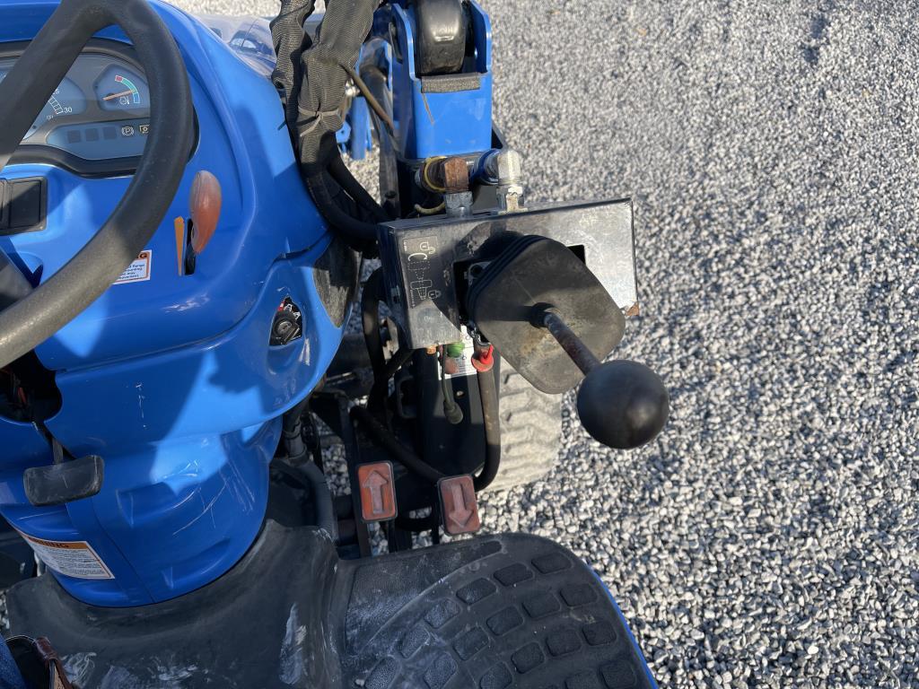 New Holland ATV40DA 4WD Tractor W/Front Loader