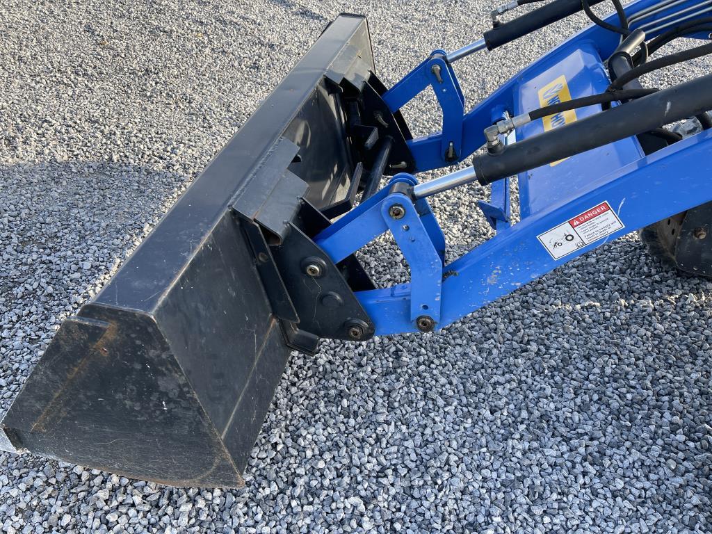New Holland ATV40DA 4WD Tractor W/Front Loader