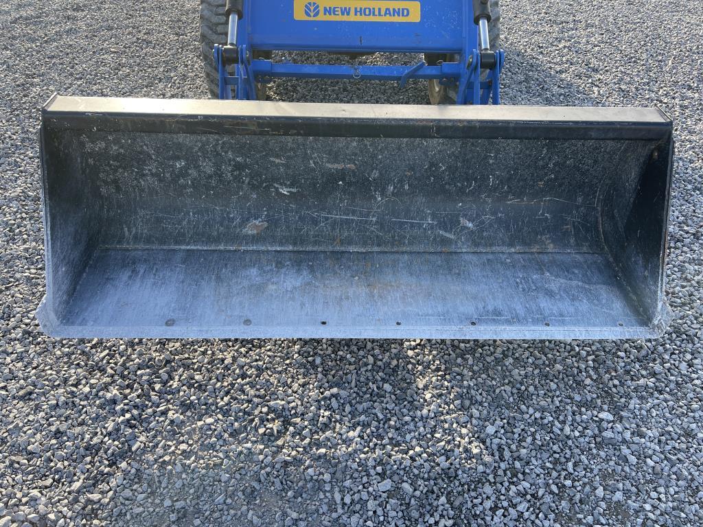 New Holland ATV40DA 4WD Tractor W/Front Loader