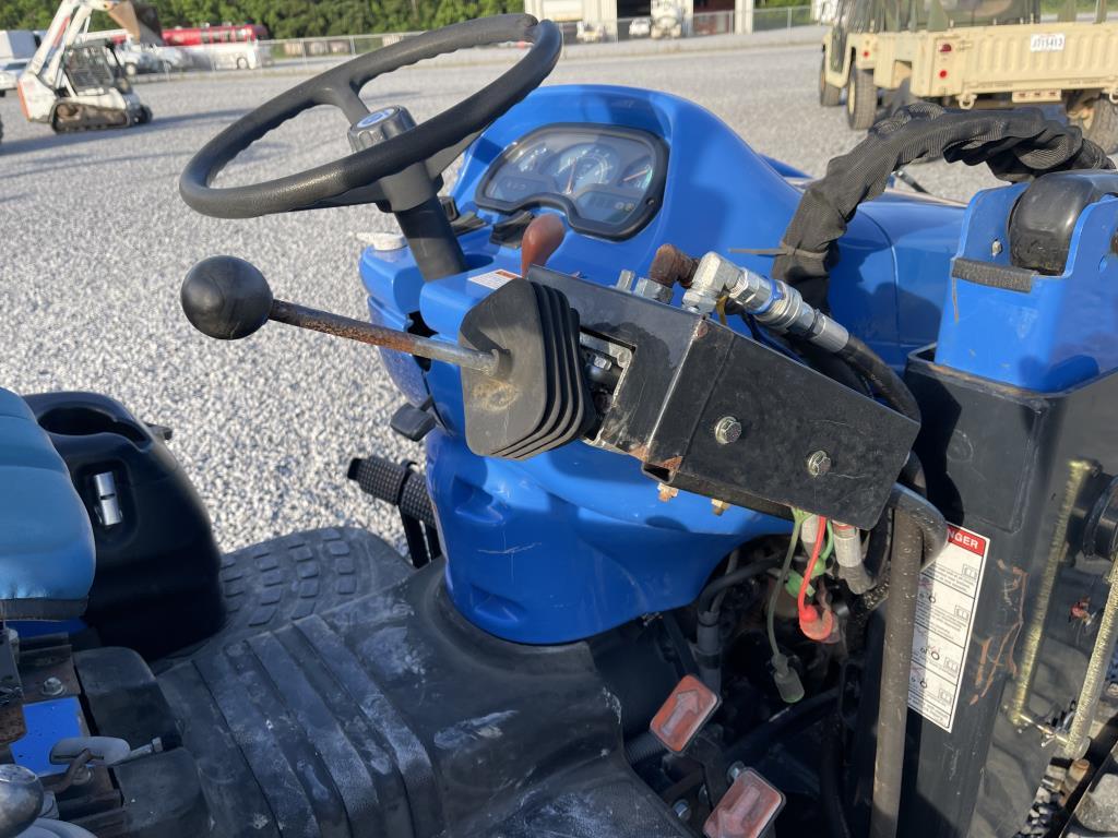 New Holland ATV40DA 4WD Tractor W/Front Loader
