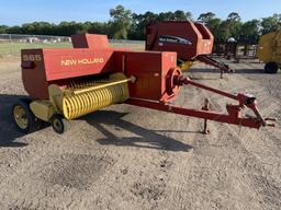 New Holland 565 Square Baler