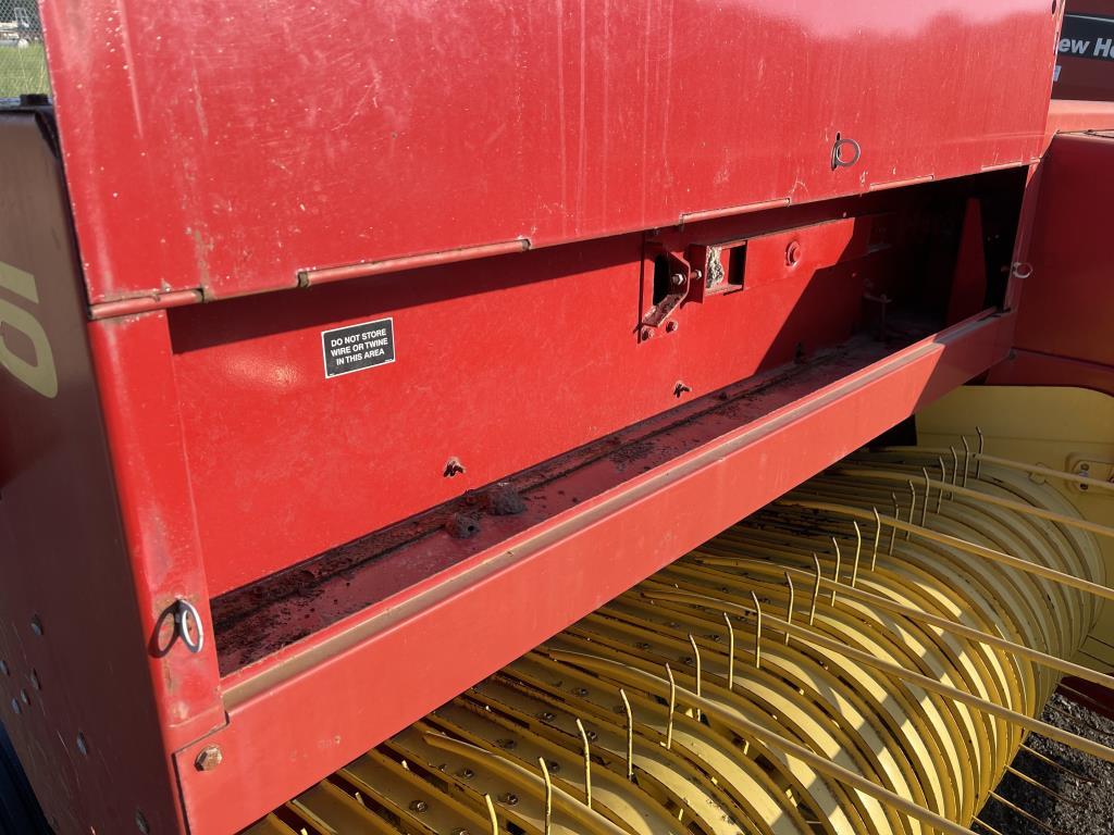 New Holland 565 Square Baler