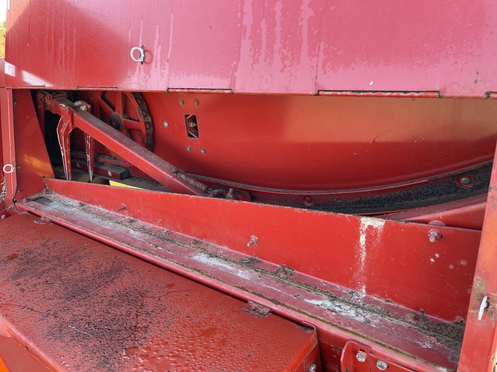 New Holland 565 Square Baler