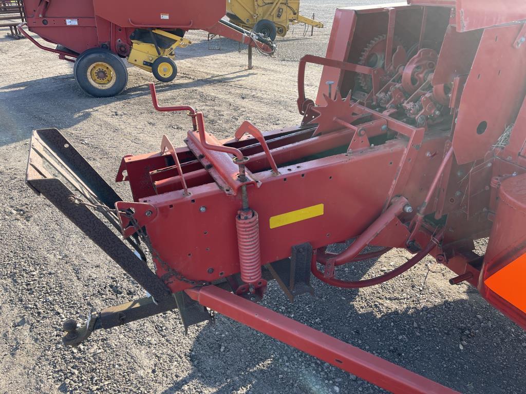 New Holland 565 Square Baler