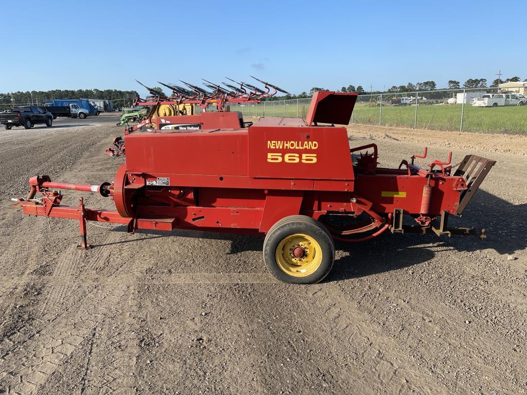 New Holland 565 Square Baler