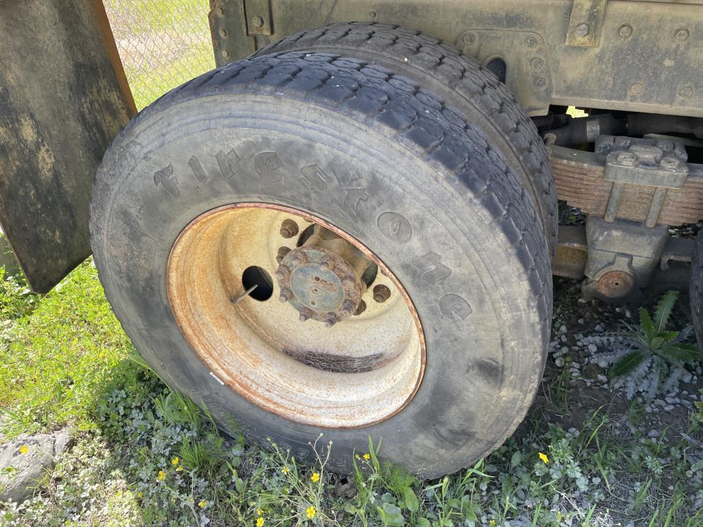 2000 International 4900 Dump Truck