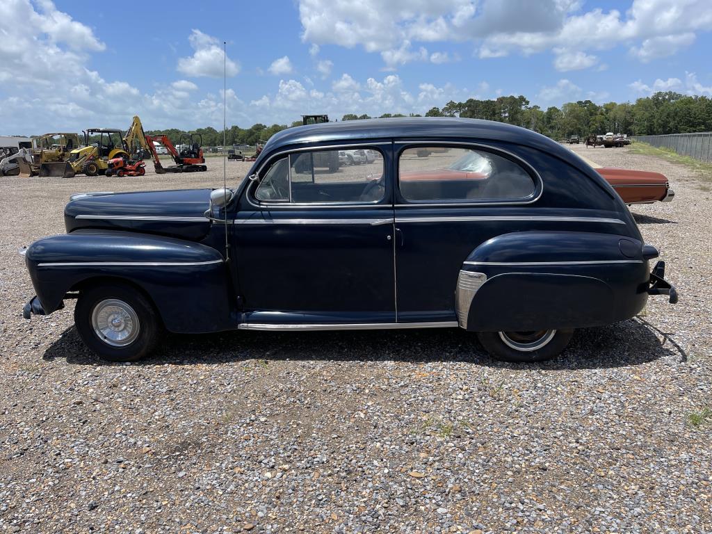 1947 Ford Super Deluxe 2-DR