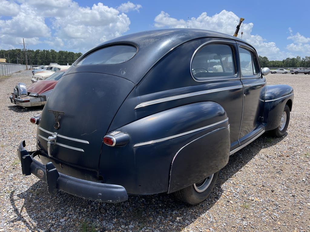 1947 Ford Super Deluxe 2-DR