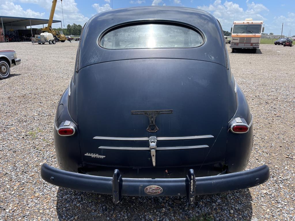 1947 Ford Super Deluxe 2-DR