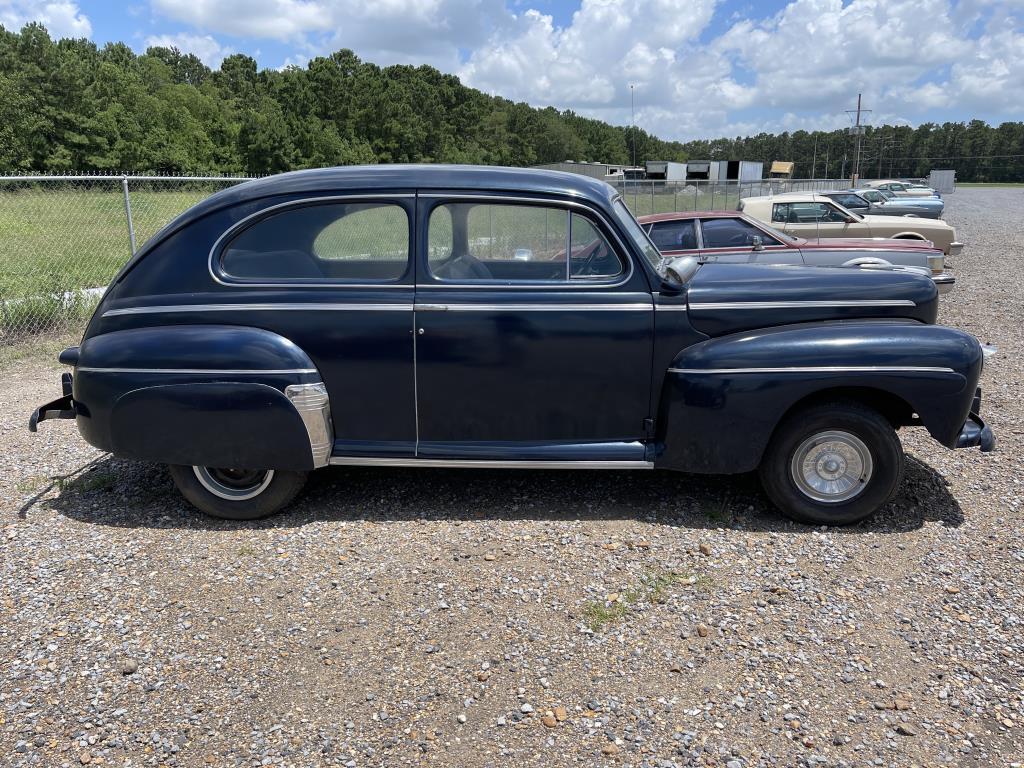 1947 Ford Super Deluxe 2-DR