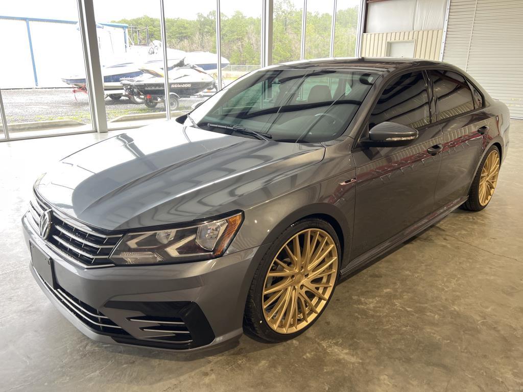 2018 Volkswagen Passat R-Line Sedan