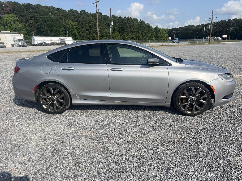 2015 Chrysler 200 S 4D Sedan