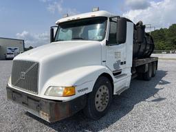 1999 Volvo VN64T Vacuum Truck