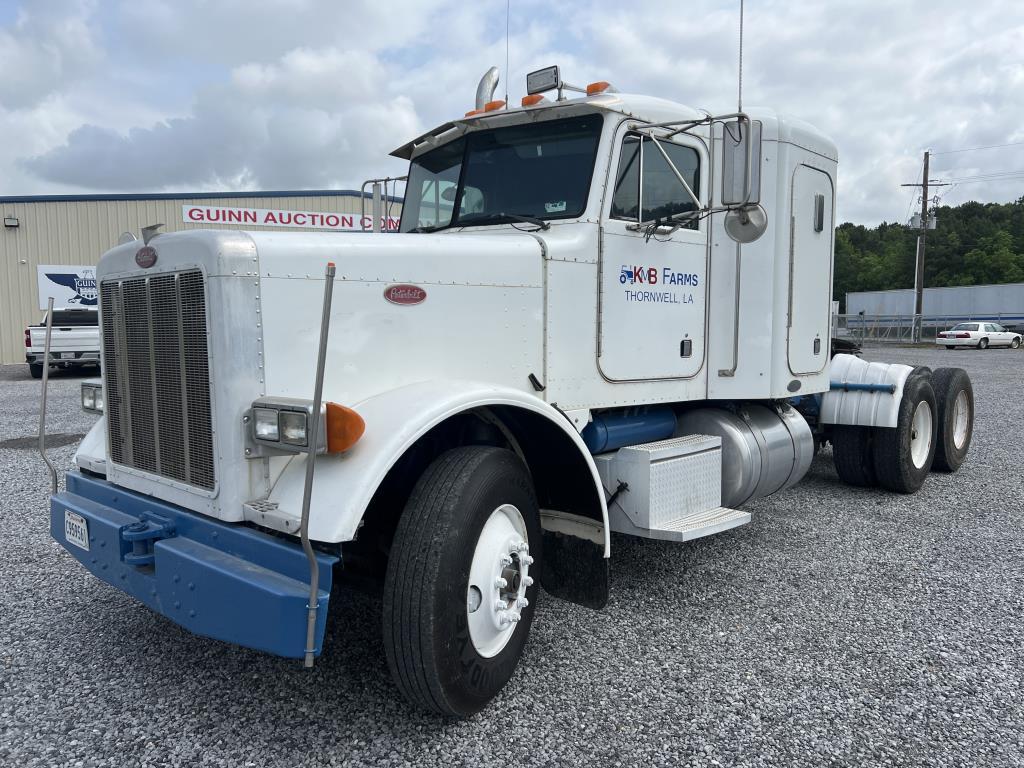 2001 Peterbuilt 379 Sleeper Truck Tractor