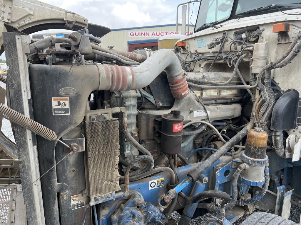 2001 Peterbuilt 379 Sleeper Truck Tractor