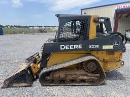 John Deere 323E Skidsteer