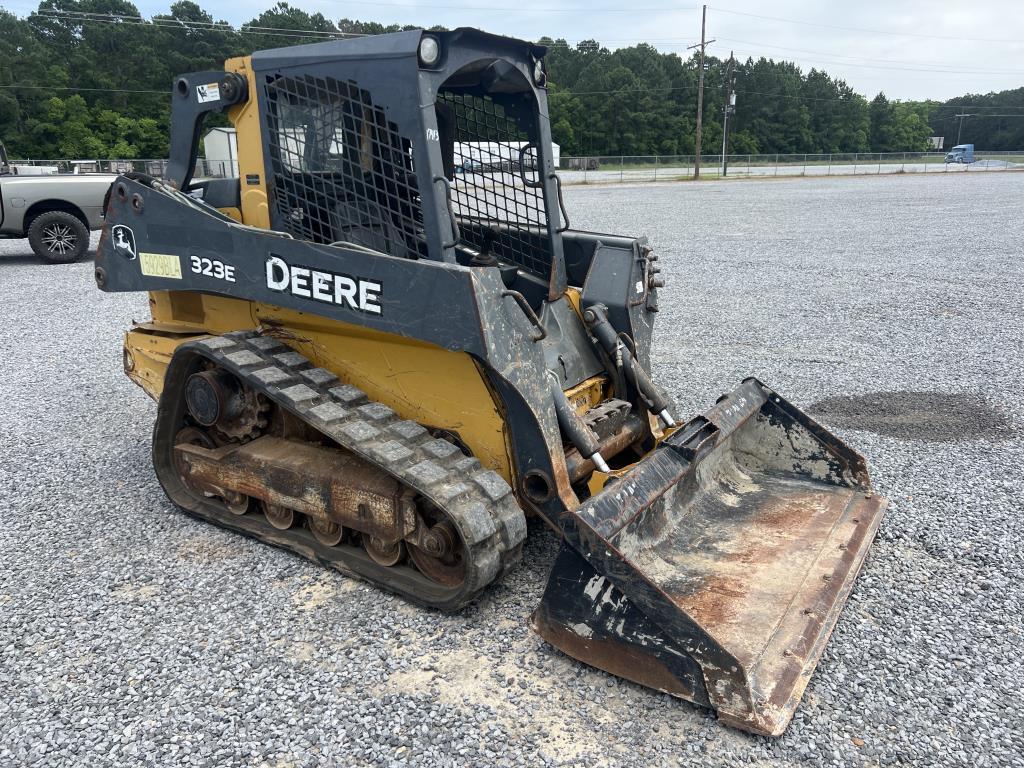 John Deere 323E Skidsteer