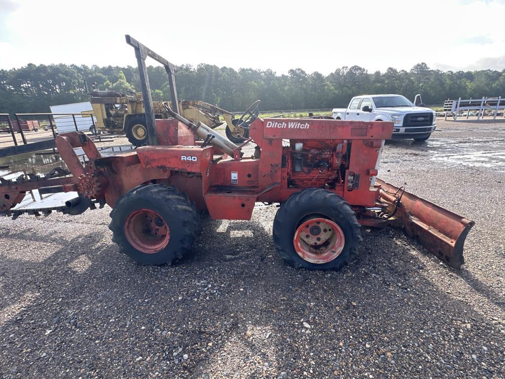 Ditch Witch R40DD Trencher