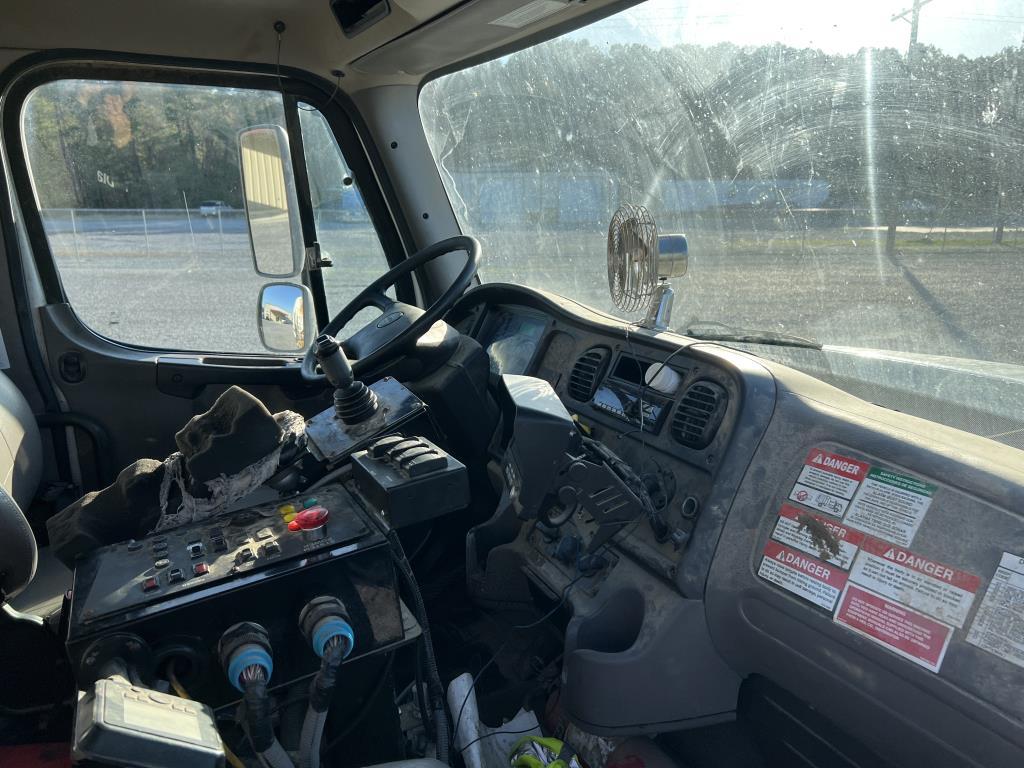 2019 Freightliner 108SD Garbage Truck