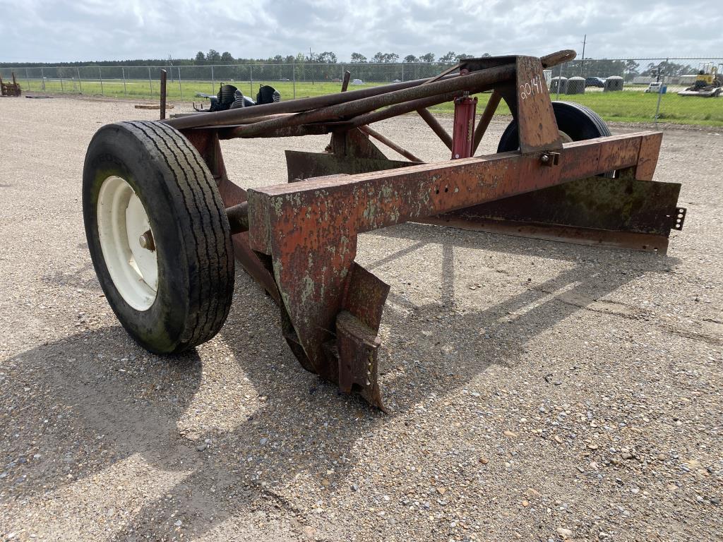 Levee  Maker
