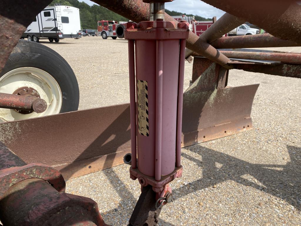 Levee  Maker