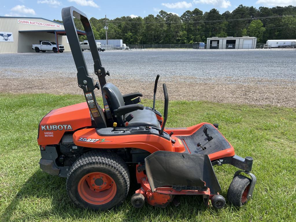 Kubota ZG227 Zero Turn Mower