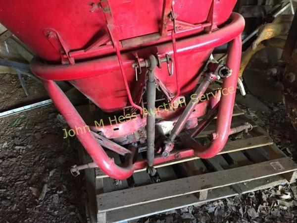 300 Bushel 3pt Spinner Spreader