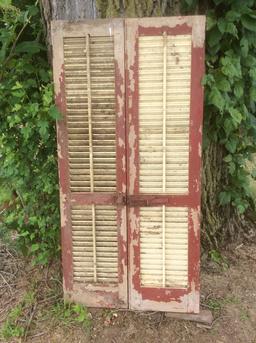 Louvered shutters