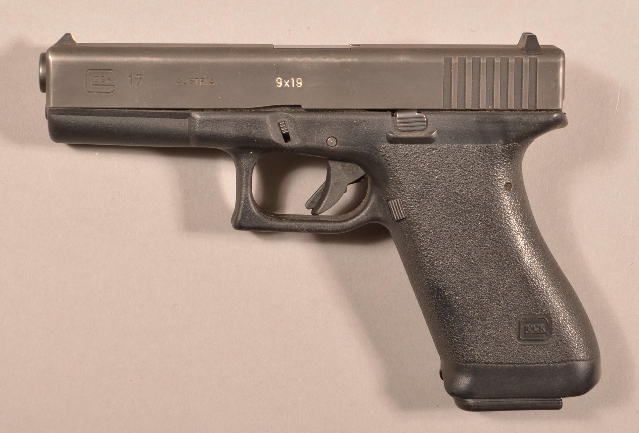 Glock 17 9x19 Handgun