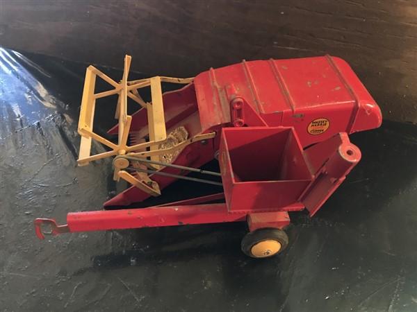 Massey Harris Toy Clipper Combine