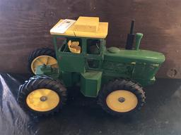 John Deere Articulating Toy Farm Tractor