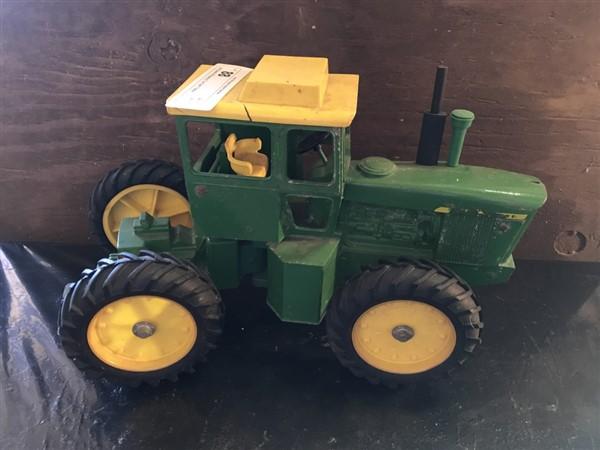 John Deere Articulating Toy Farm Tractor