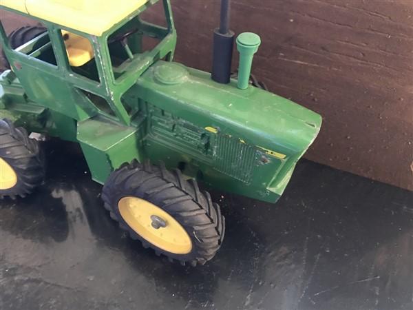 John Deere Articulating Toy Farm Tractor