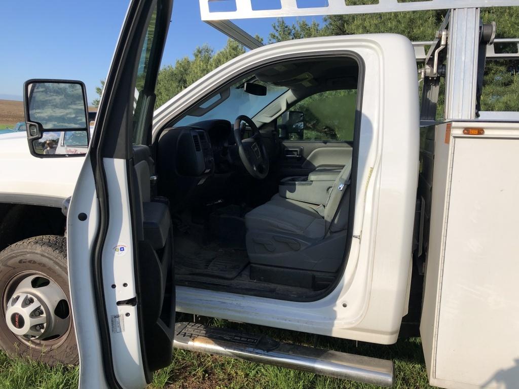 2016 GMC 3500 Dually Utility Truck