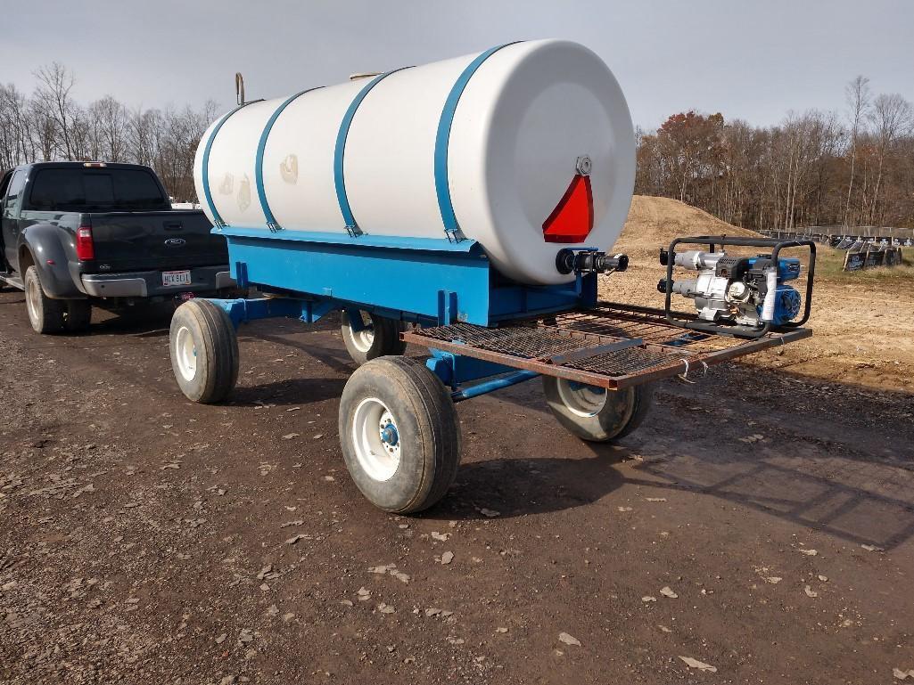 1000   gallon tank with engine/pump
