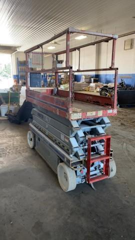 "ABSOLUTE" Sky Jak SJ111 3226 Scissor Lift