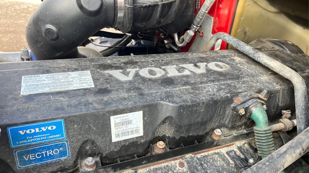 2014 Volvo VNL Semi Truck