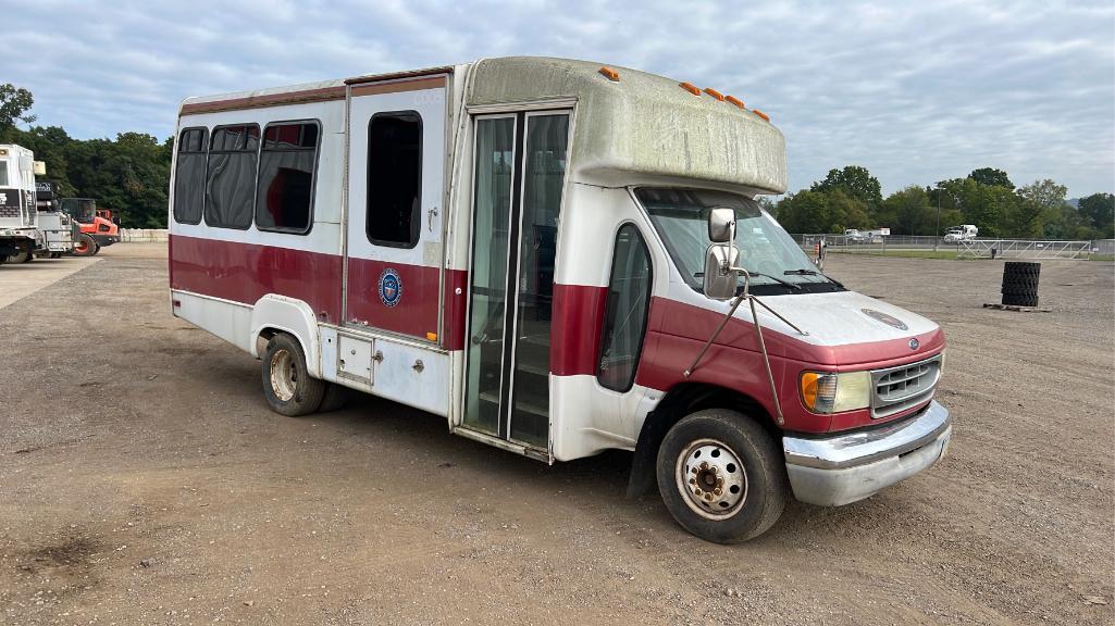 "ABSOLUTE" 2002 Ford E-450 Bus