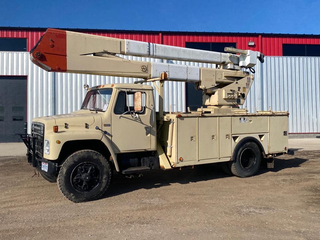 1986 Navistar 1954 Bucket Truck