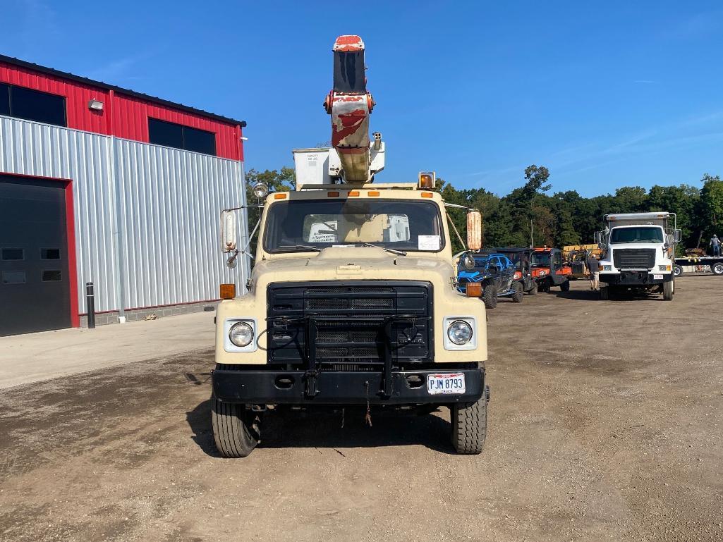 1986 Navistar 1954 Bucket Truck