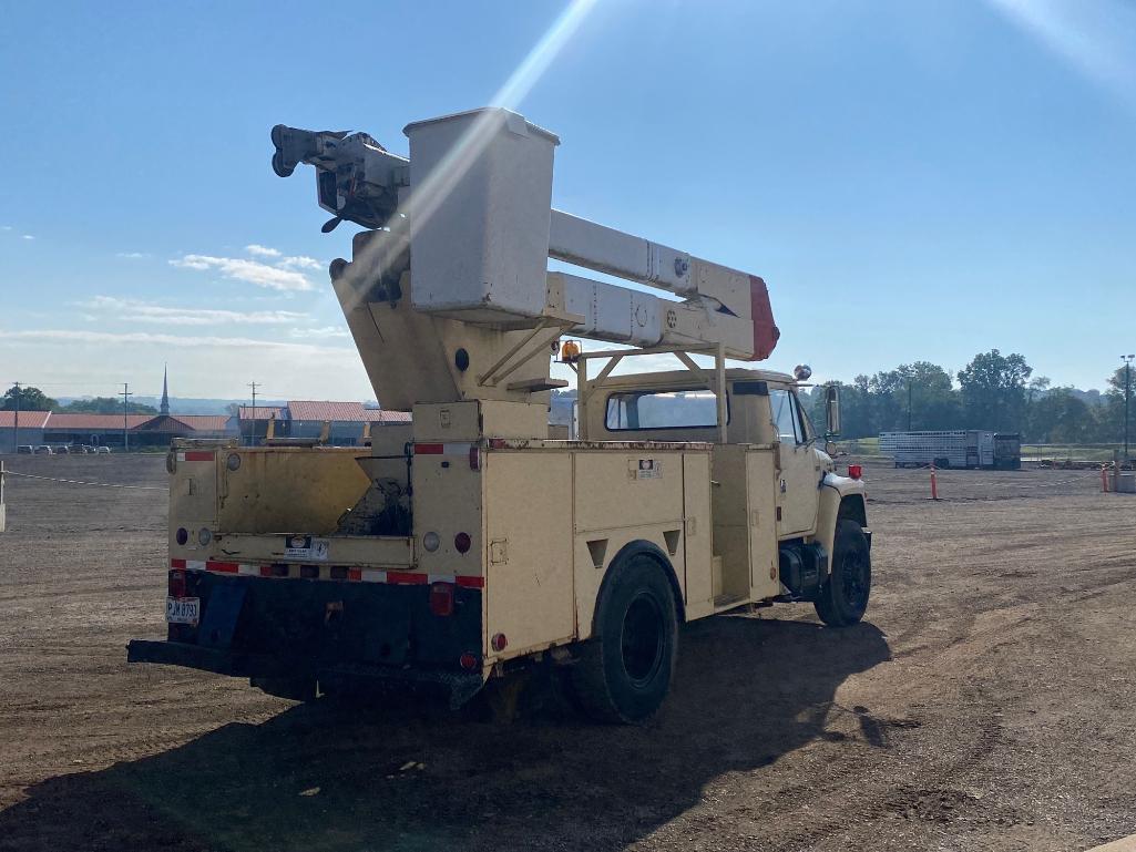 1986 Navistar 1954 Bucket Truck